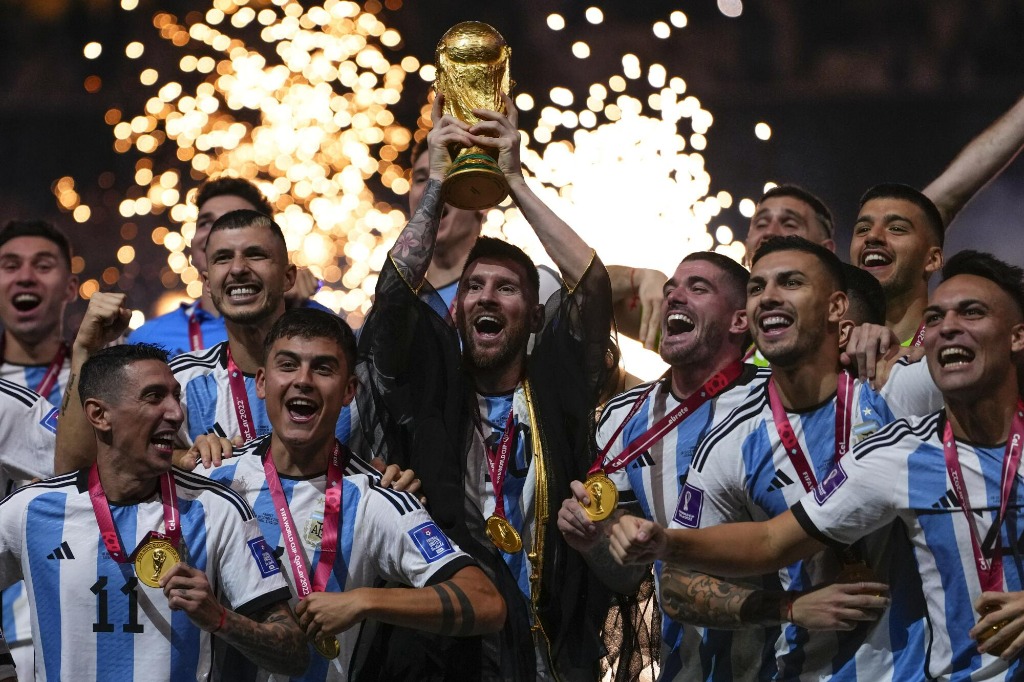 Argentina celebrating FIFA World Cup 2022 victory — Messi lifts the trophy in Qatar